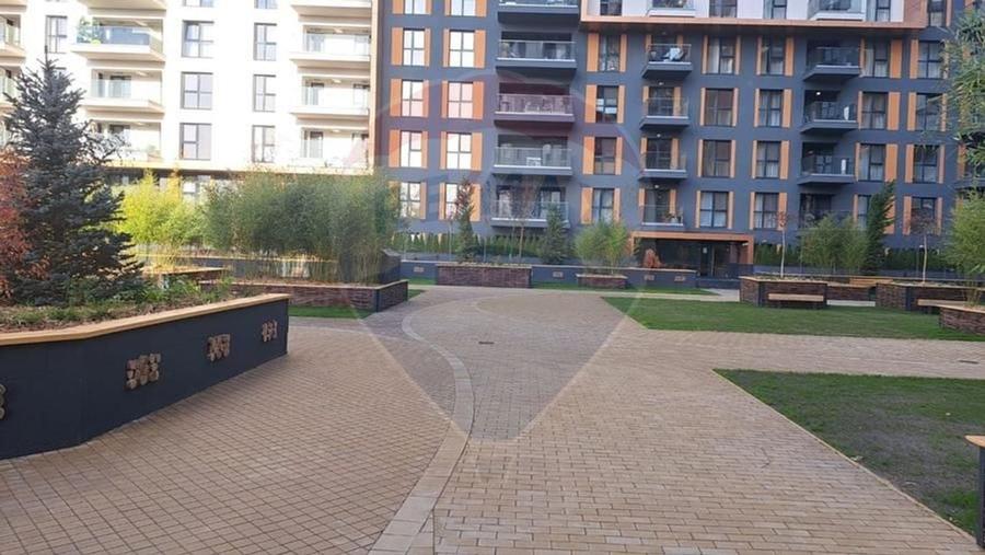 Apartament cu 2 camere decomandat în P-ta Presei Libere