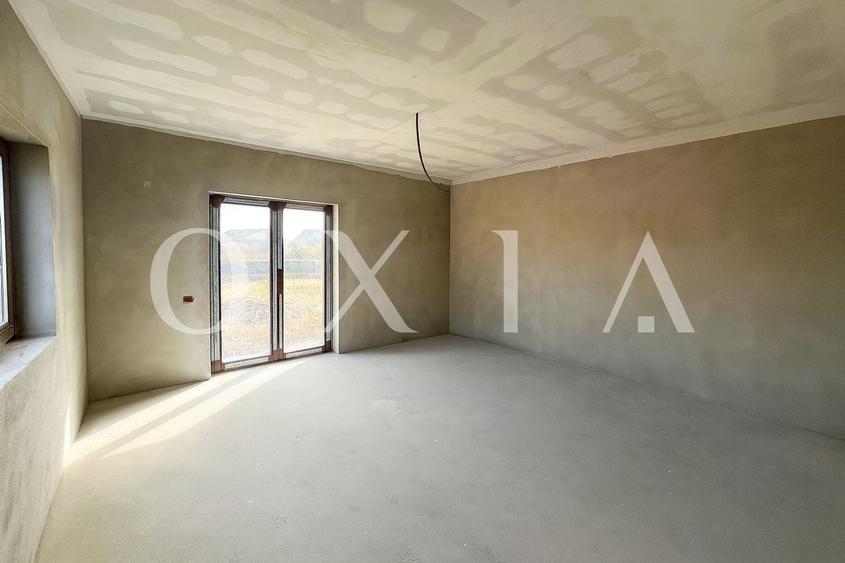 Casă individuală cu 5 camere cu Canalizare în Giarmata