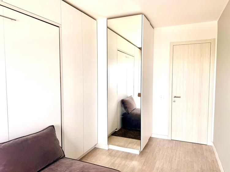 Apartament cu 4 camere, mobilat în P-ta Presei Libere