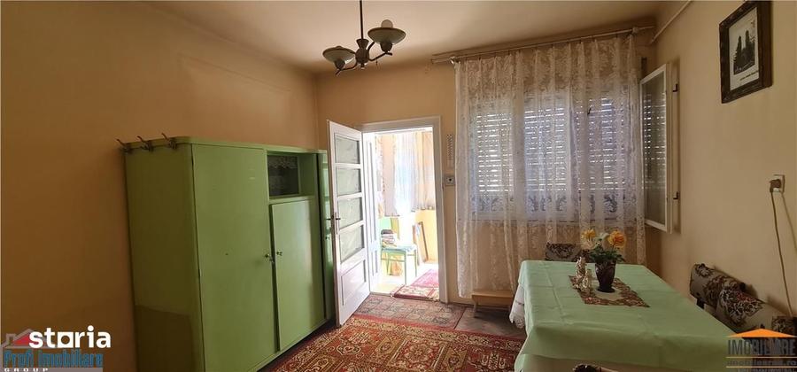 Casa pentru spatiu comercial pe calea Radnei - strada principala - 7