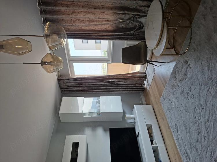 Apartament cu 2 camere decomandat în Noua