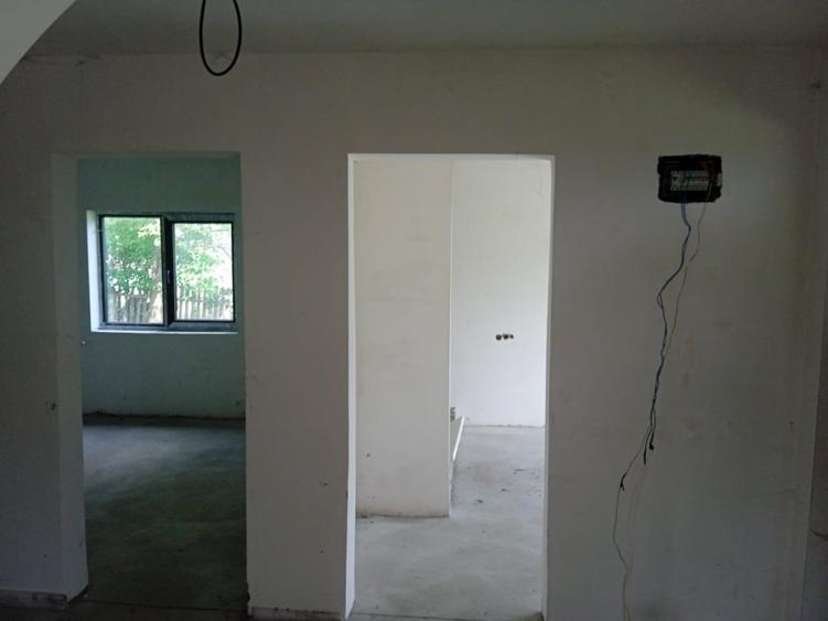 Casă individuală cu 5 camere cu Teren 10000 Mp în Lunca Ilvei