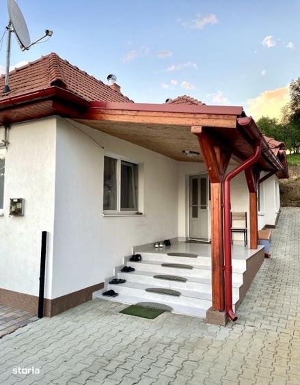 Casă cu 2 camere cu Teren 1000 Mp în Petrești