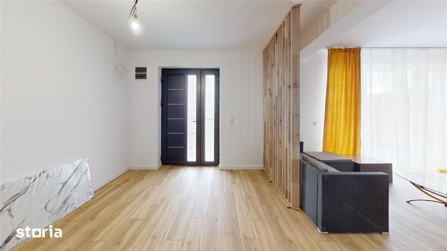 Casă cu 4 camere cu Teren 193 Mp în Roșia