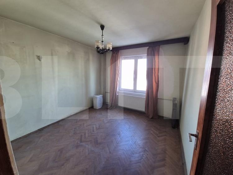 Apartament cu 3 camere decomandat în Complex Studențesc