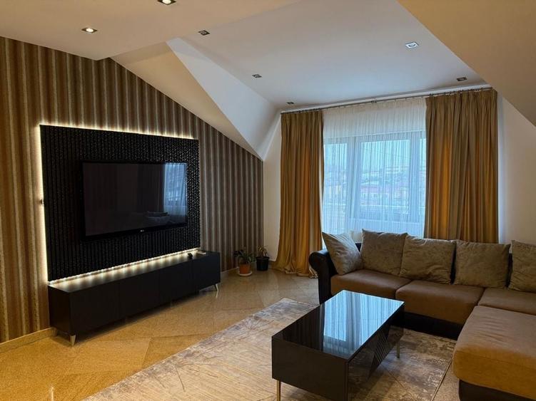 Apartament cu 3 camere decomandat în Mărgeanului