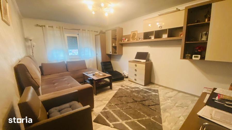 Apartament cu 3 camere decomandat în Dacia