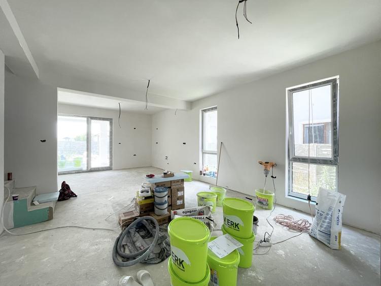 Duplex cu 4 camere cu Teren 330 Mp în Urseni