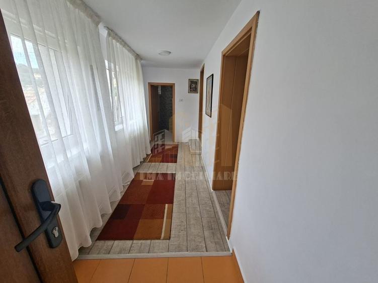 Casă cu 2 camere cu Teren 317 Mp în Schei