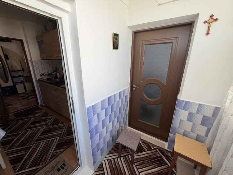 Apartament cu 2 camere decomandat, mobilat în Radu Negru