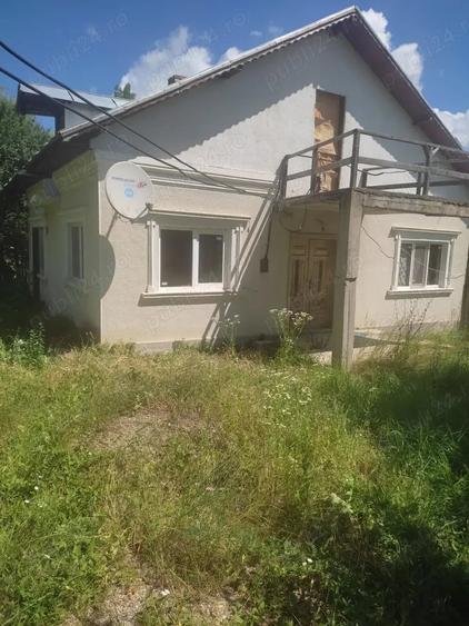 Casă cu Teren 3780 Mp în Hulubești