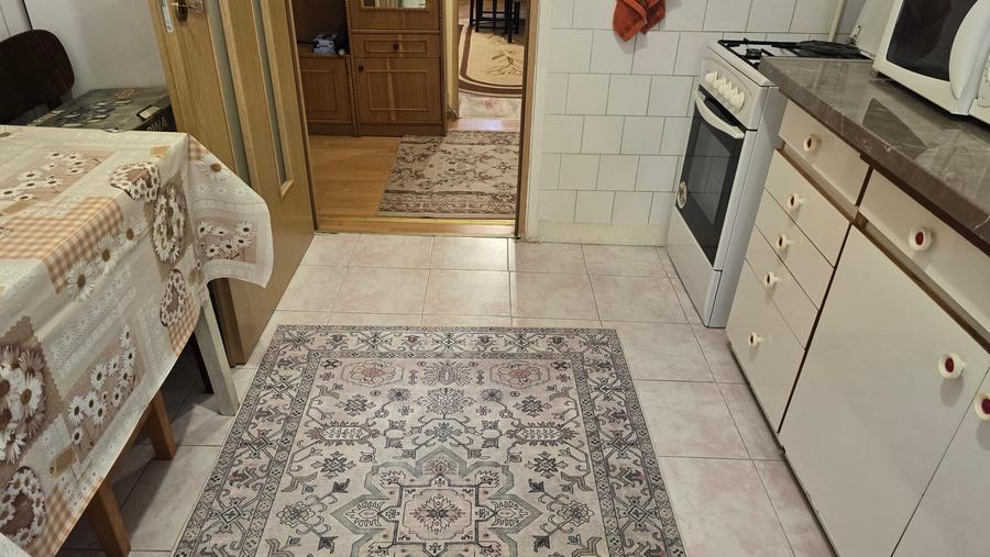Apartament cu 3 camere decomandat în Progresul