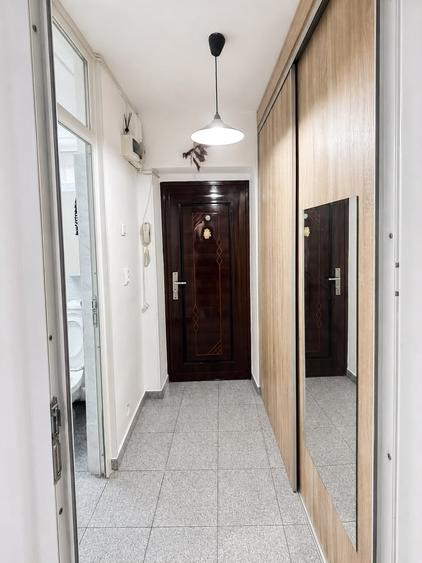 Garsonieră decomandată în Tei