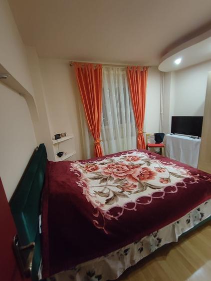 Apartament cu 2 camere decomandat în Calea București