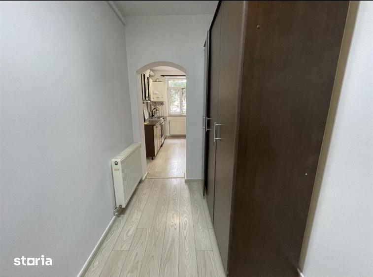 Apartament cu 4 camere decomandat în Central