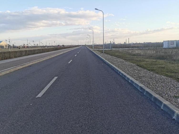 Teren Construcții intravilan de 5000 mp, în Vest