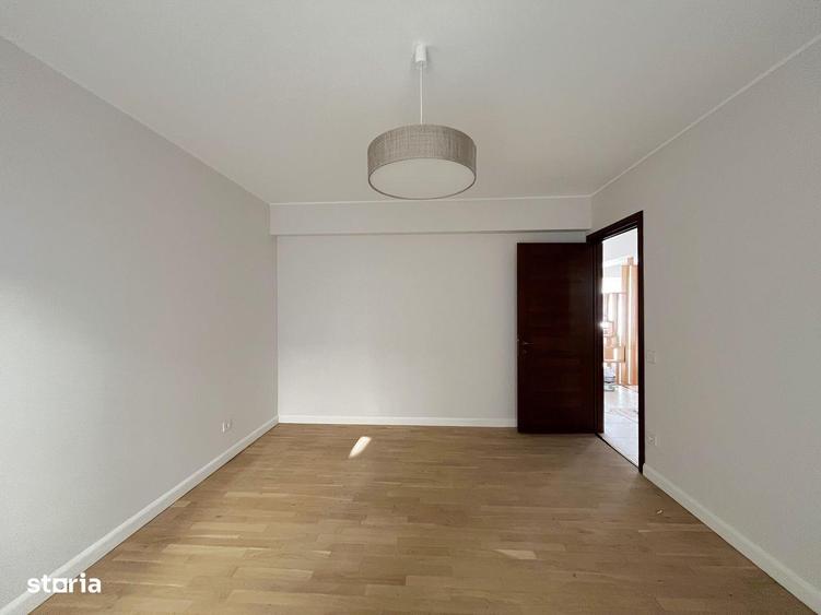 Apartament cu 4 camere în Arcul de Triumf