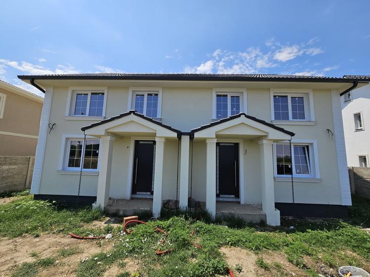 Duplex cu 3 camere cu Teren 300 Mp în Urseni