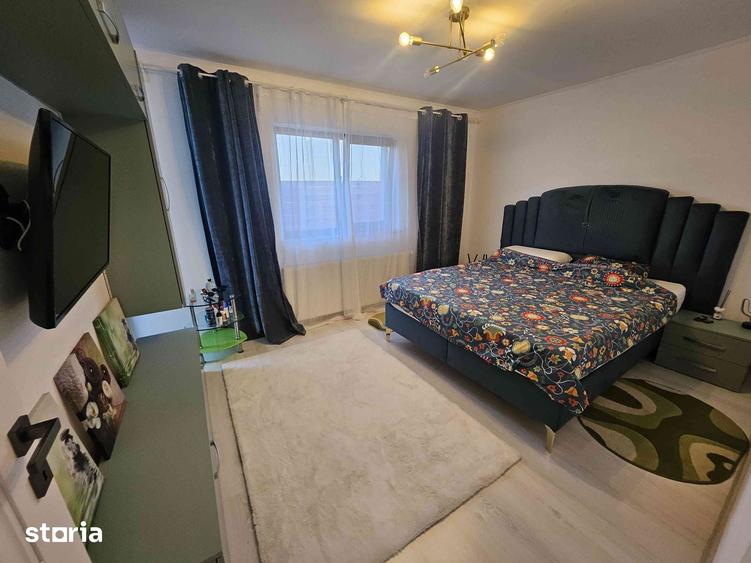 Casă cu 5 camere decomandat cu Teren 520 Mp în Malu Mare