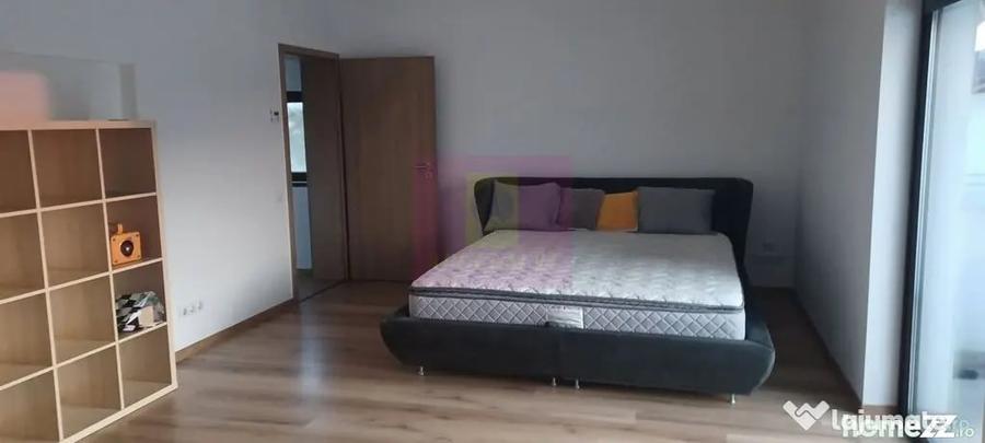 Casă cu 7 camere cu Teren 508 Mp în Săbăreni