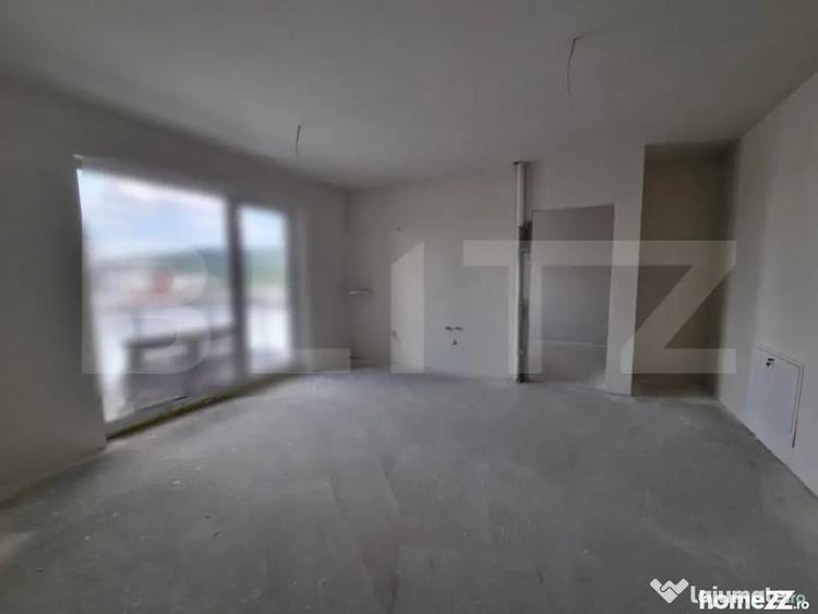 Apartament cu 3 camere semidecomandat în Central