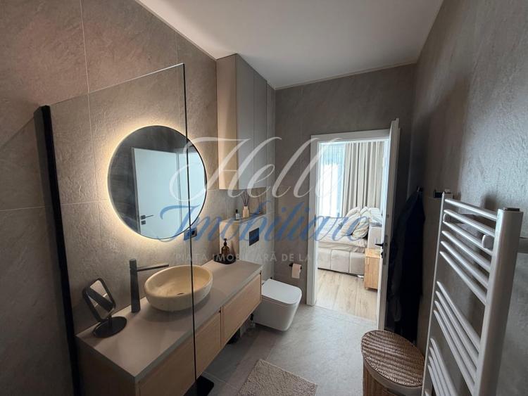 Apartament cu 3 camere semidecomandat, mobilat în Semicentral