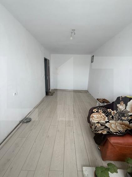 Apartament cu 3 camere decomandat, mobilat în Flămânzi