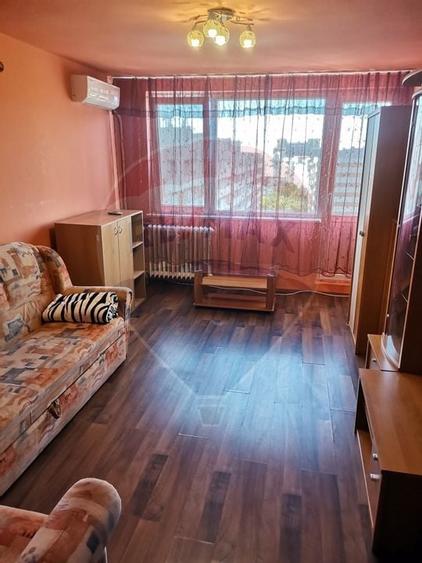 Garsonieră decomandată, mobilată în Calea București