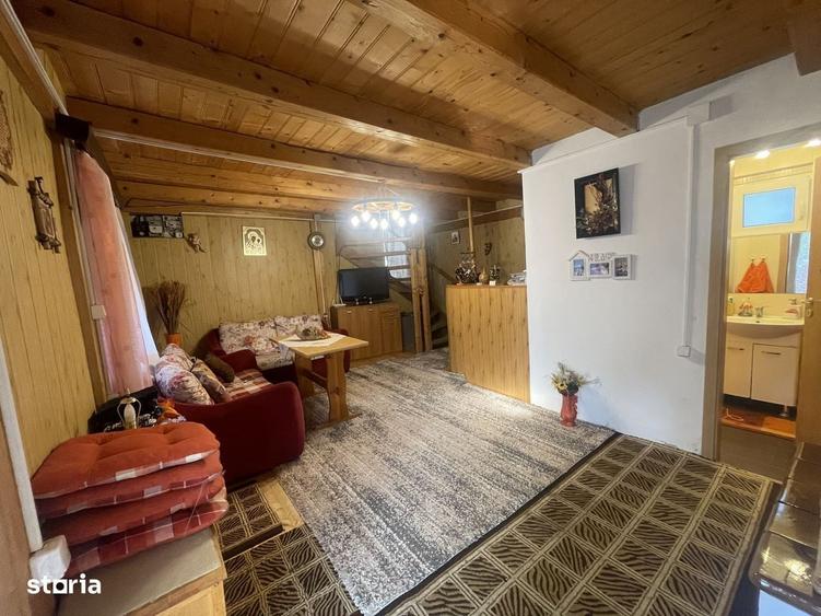 Casă cu 4 camere decomandat cu Teren 650 Mp în Central