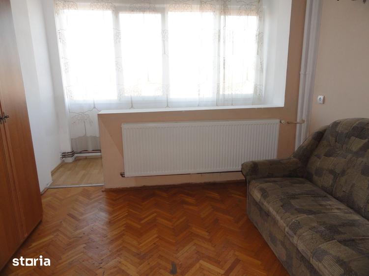 Apartament cu 2 camere decomandat în Romanilor