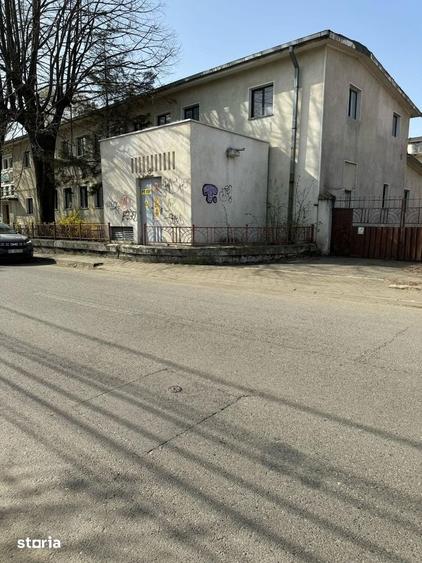Spațiu comercial, de 1,680 mp, în Central