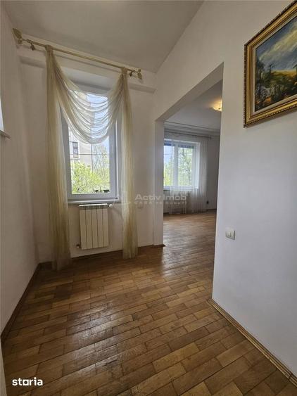 Casă cu 5 camere cu Teren 80 Mp în Victoriei