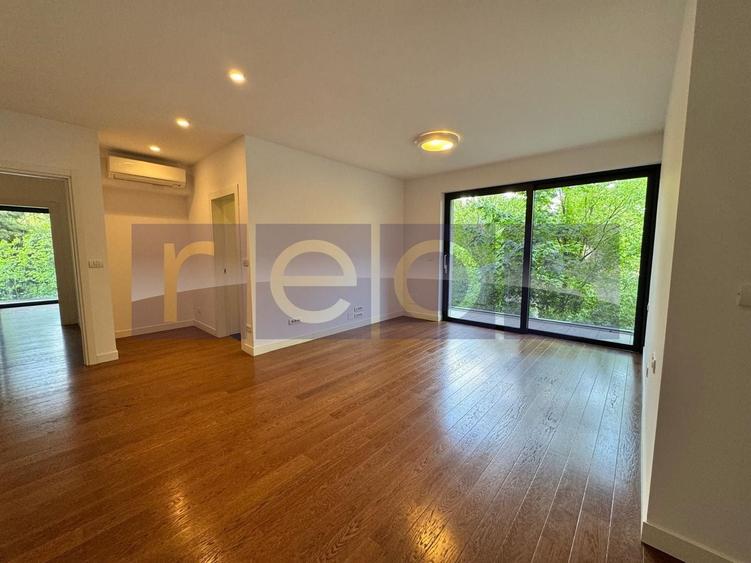 Apartament cu 4 camere decomandat în Primăverii