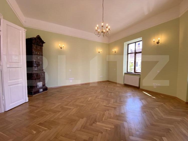 Apartament cu 2 camere semidecomandat în Central — fotografia 3