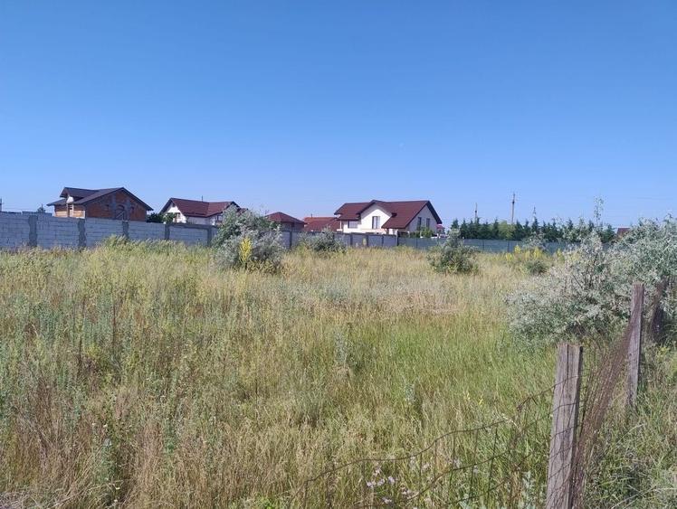 Teren de 500 mp, în Costi