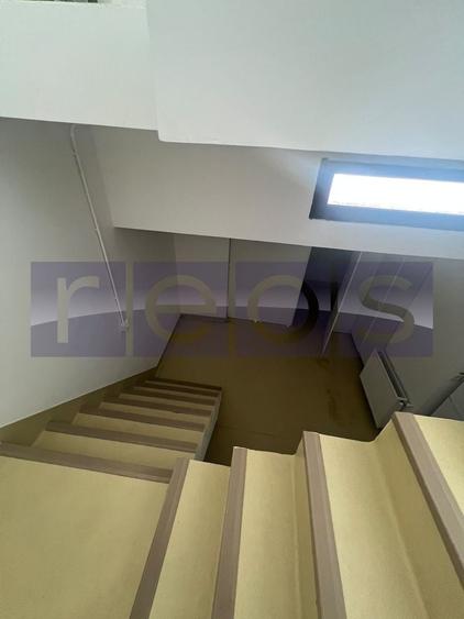 Apartament cu 5 camere decomandat în Mihai Bravu