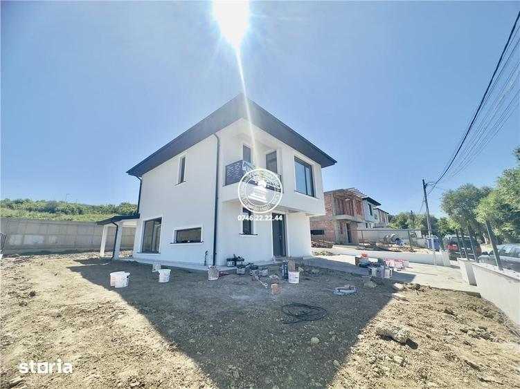 Casă cu 4 camere cu Teren 500 Mp în Bârnova