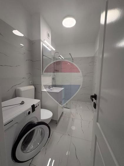Apartament cu 2 camere decomandat, mobilat în Republicii