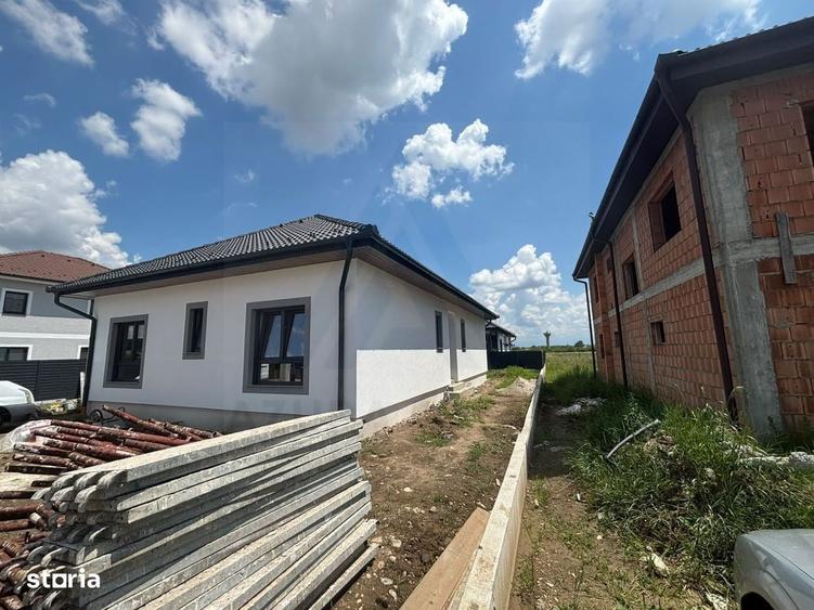 Casă cu 4 camere în Cristian
