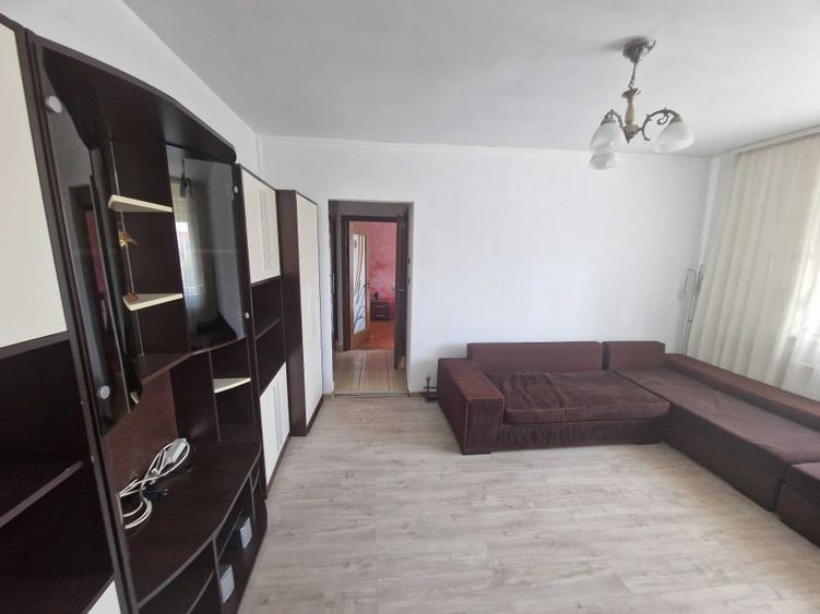 Inchiriez apartament cu 3 camere zona Nufarul - 7