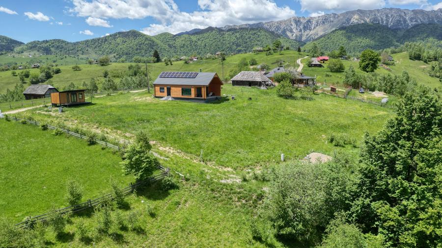 Teren Construcții intravilan de 1400 mp, în Moieciu
