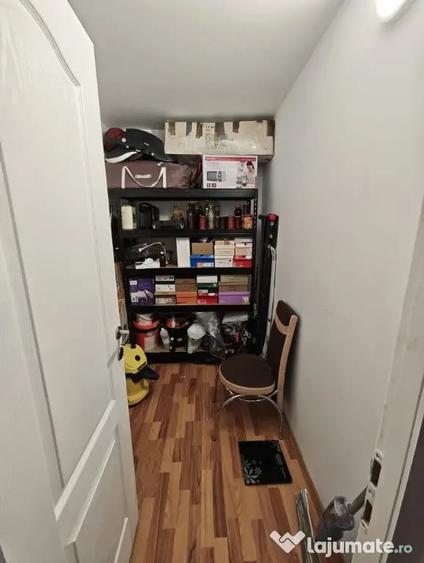 Apartament cu 3 camere decomandat în Păcii