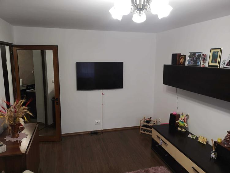 Apartament cu 2 camere decomandat în Micro 17