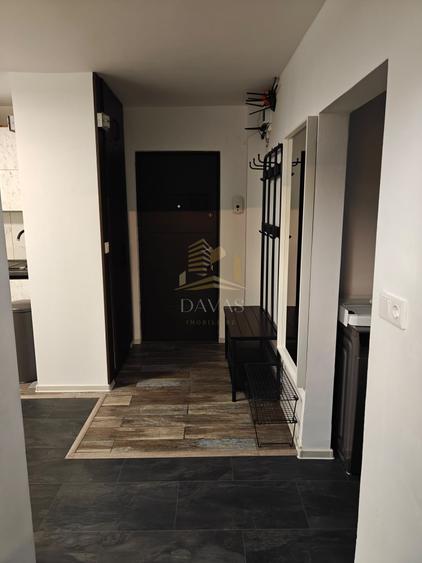 Apartament cu 3 camere decomandat, mobilat în Plopilor