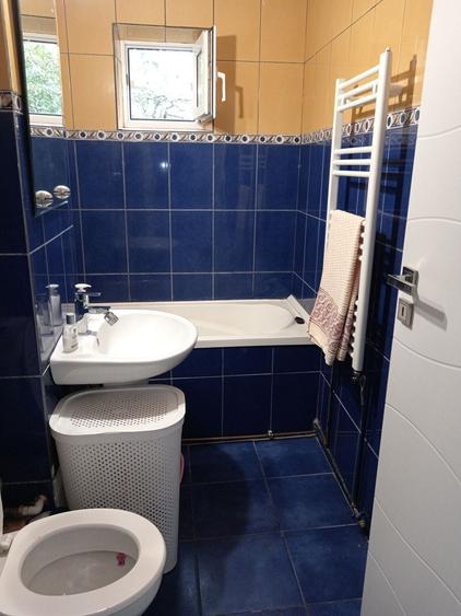 Apartament cu 3 camere decomandat în Micro 4