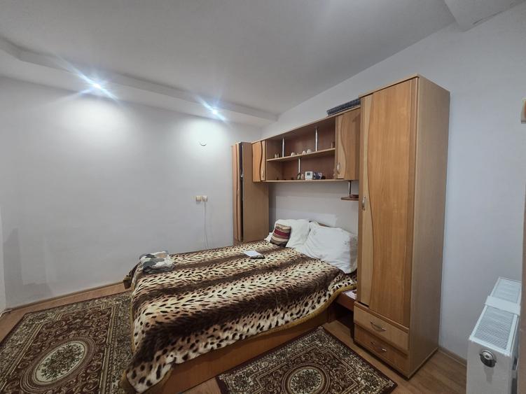 Casă individuală cu 2 camere cu Canalizare în Chercea