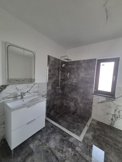 Casă cu 4 camere în Mărgineni