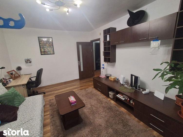 Apartament cu 2 camere decomandat, mobilat în Pieptănari