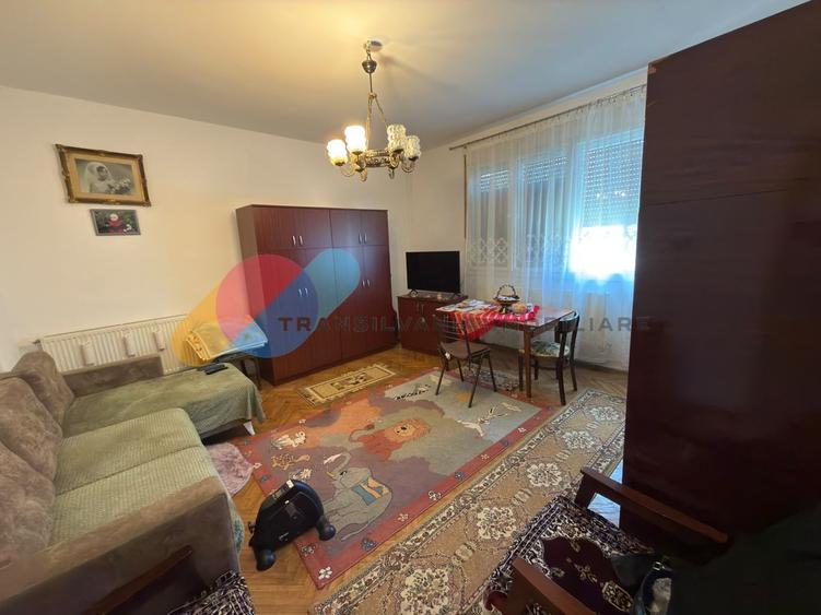 Casă individuală cu 5 camere cu Canalizare în Dâmbul Rotund