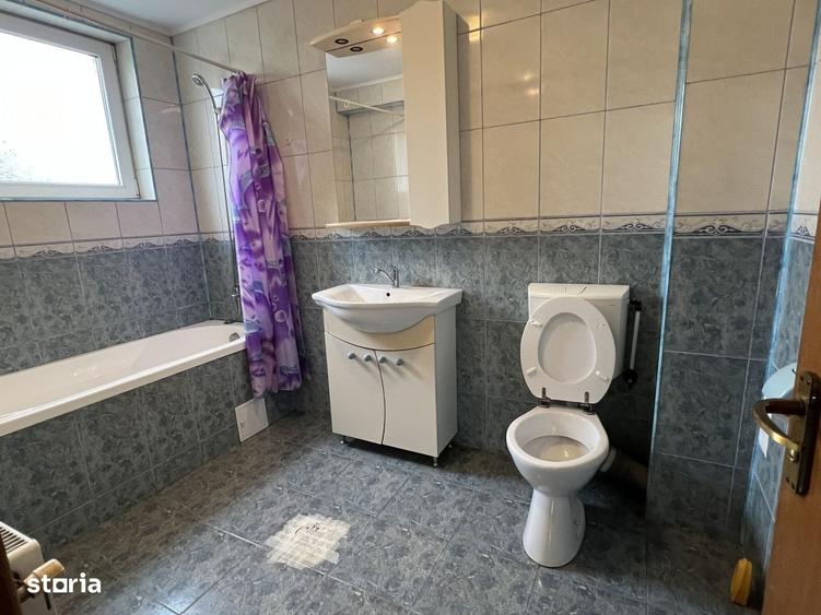Casă cu 4 camere în Dobroești